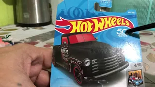 Hot Wheels ‘52 Chevy pick up truck