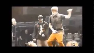 Justin Bieber dancing to Dynamite