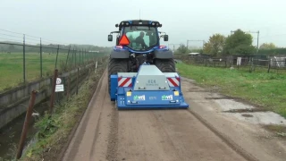 Onderhoud halfverharding met de HEN-padenfrees