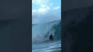 Bodyboarding Perfect Pipeline #shorts #wavesoftheworld