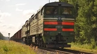 2ТЭ10М-2805 с грузовым поездом / 2TE10M-2805 with a freight train