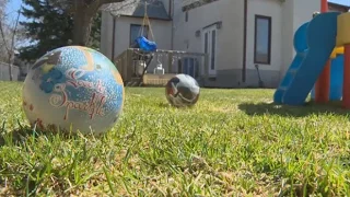 Child services called after Manitoba woman let kids play outside