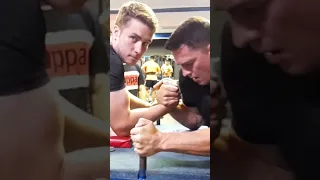 Лютый армрестлинг в крюк 💪😈 #armwrestling #shorts #reels #viral