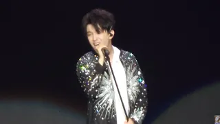 Dimash Qudaibergen - War and Peace - ARNAU Prague 04/16/2022 [4K Fancam]