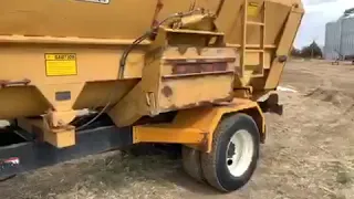 BigIron 1981 Ford 8000 Feed Truck w/Mohrlang MB420 Mixer Feed Box