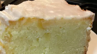 OLD SCHOOL PINEAPPLE 🍍 POUND CAKE 🍰 (FRIDAY NIGHT CAKE OF THE WEEK SEGMENT)