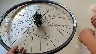 PEMASANGAN HUB FREEHUB KOOZER XM490 PADA RIMS ALEXRIMS SX44