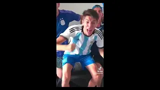 Fans reaction on Messi goal vs Mexico || Argentinian went crazy watching Messi