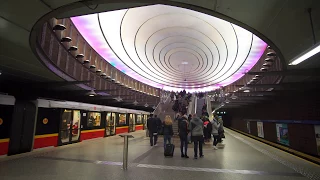 Poland, Warsaw, metro ride from Ratusz Arsenal to Plac Wilsona, 2X escalator
