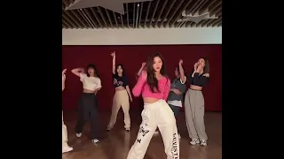 NMIXX Sullyoon freestyle dance to 7 rings by Ariana Grande #nmixx #sullyoon #jyp #shorts #fyp #fypシ