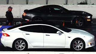 Tesla Model S P100D vs 2021 Mustang GT | drag race 1/4 mile