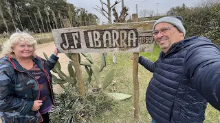 NO SE PARECE A NINGUNO. 20 habitantes viven en un pequeño pueblo de ESTILO FRANCES - JUAN F. IBARRA