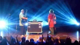 Tenacious D - The Cosmic Shame (ending) [Live @ Vredenburg, Utrecht, NL]