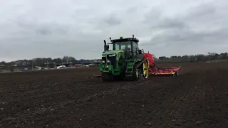 John Deere 8370RT and 6M Vaderstad Rapid