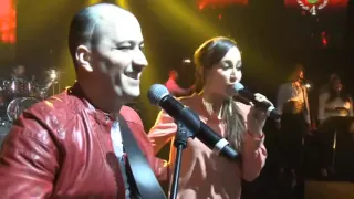 Mohamed Allaoua ft Kenza Farah - Tidyanin au Zénith de Paris