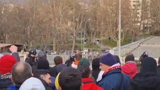 Korteo Grobara ispred Marakane! Delije im šalju "pozdrave"