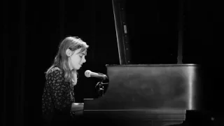 Julien Baker - "Claws in Your Back" (Live)