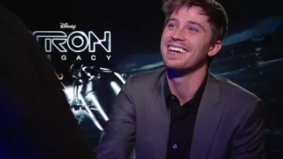 tron vs italian tronguy garrett hedlund tron2 trailer legacy evolutions funny beau garrett