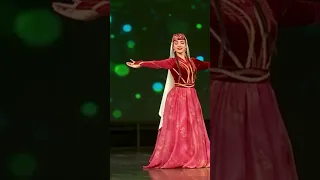 inst: abibe_97 Абибе Тахтарова. #dancevideo #qirim #qirimtatar#crimeantatars#dance