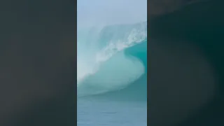 Lucas Chumbo Wrestles Teahupo'o Barehanded