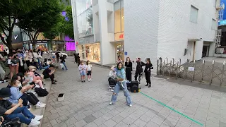 TUESDAY. BLACK MIST, ALINA. BEAUTIFUL ALLURING PERFORMANCE ON HONGDAE STREET.