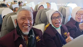 Keceriaan Jamaah Haji di Pesawat Saudia, Setelah Semalam Tidak Tidur, Transit Medan