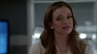 The Flash 1x12   Snowbarry Barry & Caitlin Scenes Crack