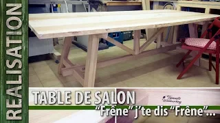 Une table de salle à manger en Frêne