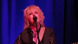 Lucinda Williams - Can't Let Go LIVE 2012