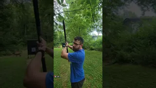 Shooting a recurve bow (Offhand)