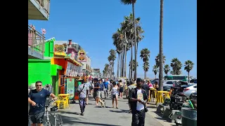 Walking through Venice Beach in Los Angeles - 360° Video