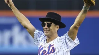 Timmy Trumpet Plays Out Edwin Diaz LIVE | “Narco” at Dodgers vs. Mets