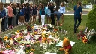 Santa Barbara students mourn shooting victims