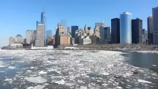 Нью-Йорк.  Манхэттен во льдах.