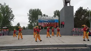 Скоморошьи забавы. Коллектив современного танца "Кураж", Кемерово.