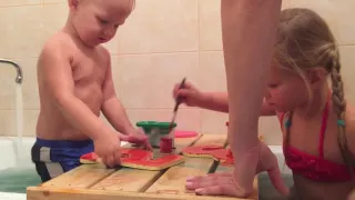 Играем в ванне с малышами