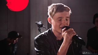 Isac Elliot: Just Can't Let Her Go (livenä Nova Stagella)