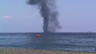 Yacht Boot Schiff vor Sizilien Messina wird gelöscht Barca fuoco Part 5