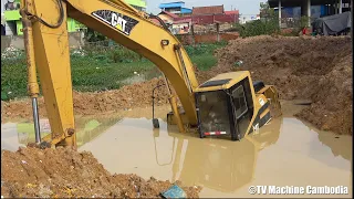 Unexpected Excavator Accident Sink Underwater Recovery By Heavy Crane Truck
