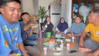 MOLIMO LAGI PEMIRSAHHH - Kali ini episode manganan di rumah ibu Yuni pemirsahh 🤤😍