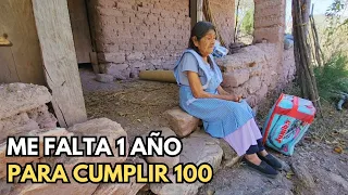 "El pueblo está chiquito la grande soy yo"|Tía Esperanza