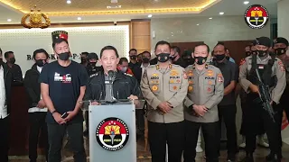 SETELAH 11 TAHUN KABUR, POLRI MENANGKAP BURONAN  (DJOKO DJANDRA) KASUS KORUPSI PENGALIHAN HAK TAGIH