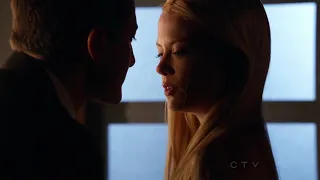 Grimm 01x16 Renard comes to tell Adalind to stop ignoring Hank calls and to answer to him.