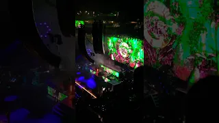 Slash of Guns n Roses jammin out for a minute between sets. Denver Co 10/27/23. Cool Guitar Riff.