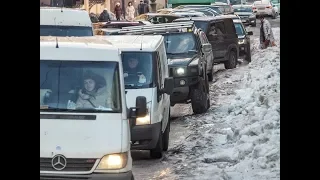 Не идётся и не едется, потому что гололедица!