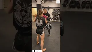 Camilla Danielsson Female Muay Thai Pad Work 👌🔥