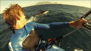 Kitesurfing surrounded by dolphins in Cape Town!