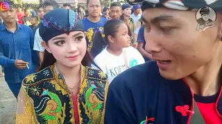 Suasana Reyog kan di Pasar Pulung