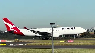 Xiamen & ANA B787-9 (Pokemon) arrives in Sydney on 34L. Delta, air Canada & American depart