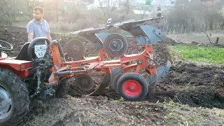 Саморобний двохкорпусний оборотний варіоплуг до мінітрактора